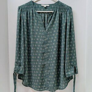 Fun 2 Fun Split-Neck 3/4 Tie Sleeve Blouse in Green & White